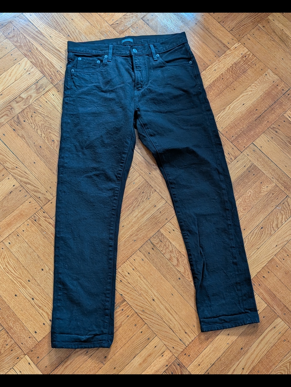 Uniqlo Men's Slim Straight Jeans in Black